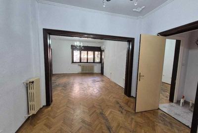 Apartament cu 4 camere decomandat în Central - 13