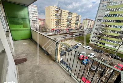 Apartament cu 3 camere decomandat în Cristian - 2