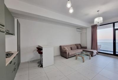 Priveliste frontala la mare, la cativa pasi de nisip - 3