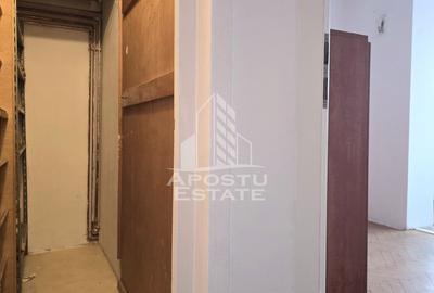 Apartament cu 4 camere semidecomandat în Aradului - 1