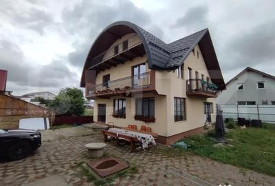 Casă cu 5 camere cu Teren 970 Mp în Rădăuți - 2