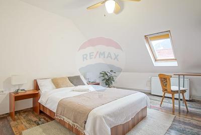 Casă cu 10 camere cu Teren 411 Mp în Schei - 27