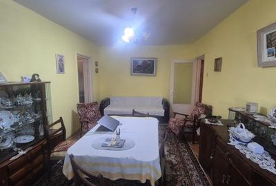 Apartament cu 3 camere semidecomandat în Micro 16 - 2