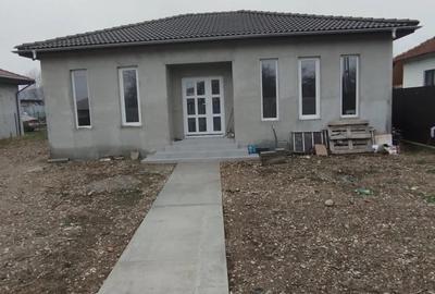 Casă cu 3 camere în Slobozia - 2