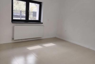 Casă cu Teren 275 Mp în Central - 2