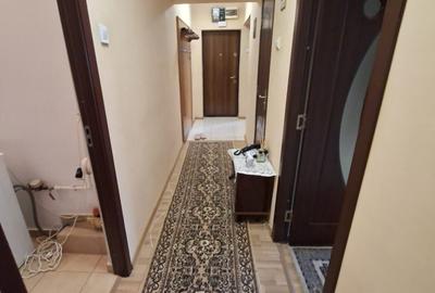 Apartament cu 4 camere, decomandat, etaj 2/4, zona Dacia - 7