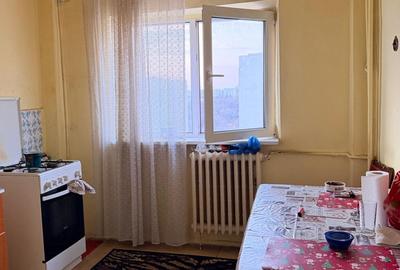 Apartament cu 3 camere decomandat în Muncii