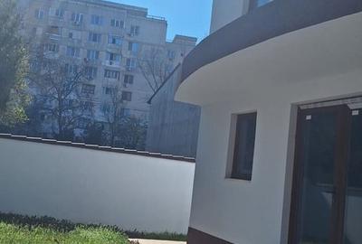 Casă cu 9 camere cu Teren 375 Mp în Titan - 17