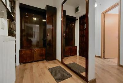 Apartament cu 3 camere semidecomandat în Cotroceni