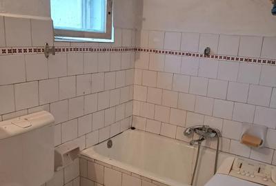 Casă cu 3 camere cu Teren 680 Mp în Central - 1