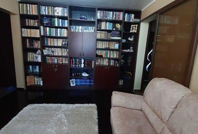 Apartament cu 4 camere decomandat în Micro 17 - 3