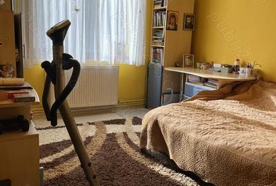 Apartament cu 3 camere decomandat în Decebal - 3