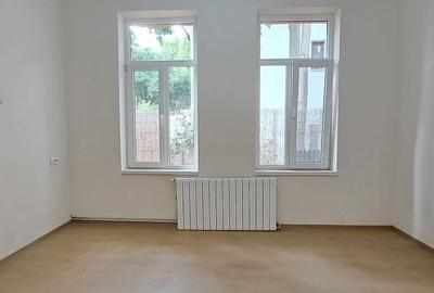 Tineretului, Dimitrie Cantemir, casa 2 camere, curte, 350 m de metrou Tineretului, Dimitrie Cantemir, casa 2 camere, curte, 350 m de metrou - 2