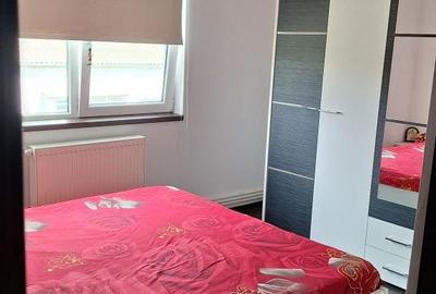 Apartament cu 3 camere decomandat în Poarta 6 - 8
