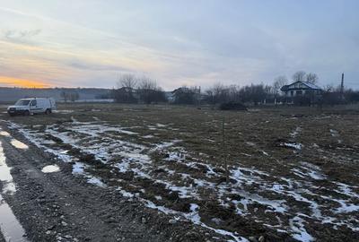 Teren de 652 mp, în Șimian - 1