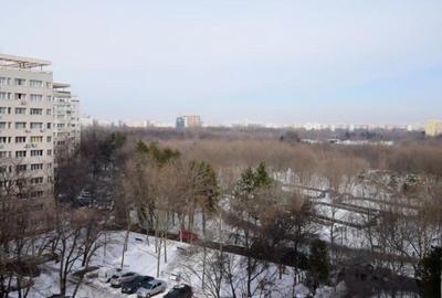 Apartament cu 3 camere semidecomandat în Titan