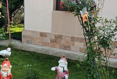 Casă cu 4 camere în Central - 2