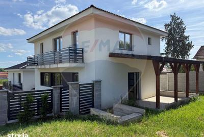 Casă cu 5 camere cu Teren 343 Mp în Podgoria