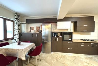 Apartament cu 3 camere decomandat, mobilat în Central - 2