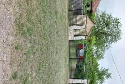 Casă cu 5 camere cu Teren 4000 Mp în Smârdan - 2