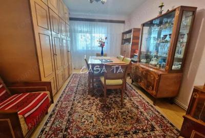 Apartament 4 camere, situat in Targu Jiu, Str. 22 Decembrie 1989 - 4