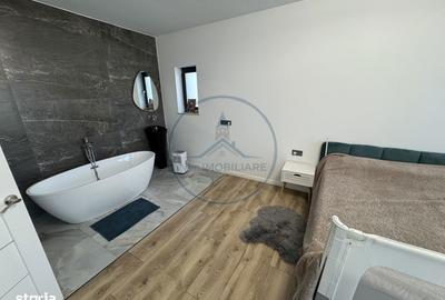 Casă cu 4 camere cu Teren 500 Mp în Unirea - 2