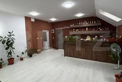 Casă cu 5 camere cu Teren 800 Mp în Central - 2