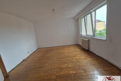 Apartament doua camere decomandat de vanzare in Aiud