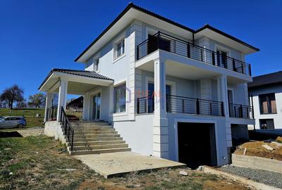 Vila Moderna cu 4 camere si 600 mp de curte, in Tocile - 1