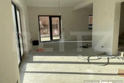 Casă cu 4 camere cu Teren 490 Mp în Central - 2