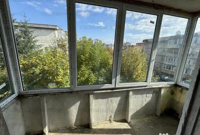 Apartament cu 4 camere decomandat în Scriitorilor - 2