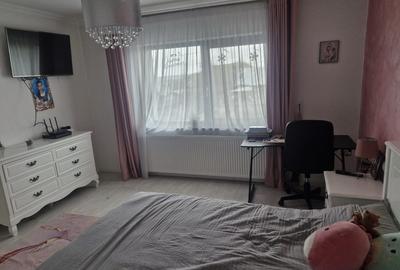 Casă cu 5 camere cu Teren 900 Mp în Central - 3