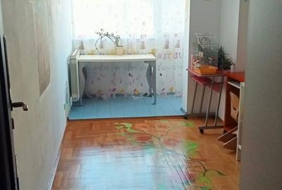 Apartament cu 4 camere în Tei - 11