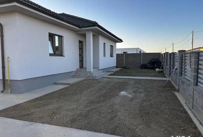 Casă cu 4 camere cu Teren 515 Mp în Șag - 9