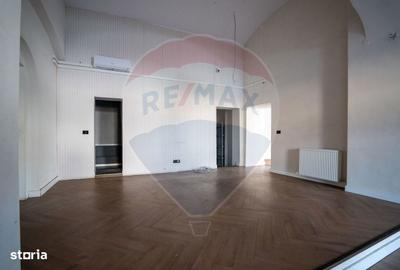 Spațiu comercial, de 199.7 mp, în Orașul Nou - 15