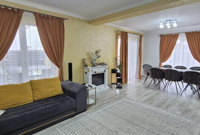 Casa tip duplex  Central Sanpetru constructie solida, mobilata, la asfalt - 1