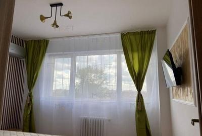 Apartament cu 3 camere decomandat, mobilat în P-ța Victoriei - 14