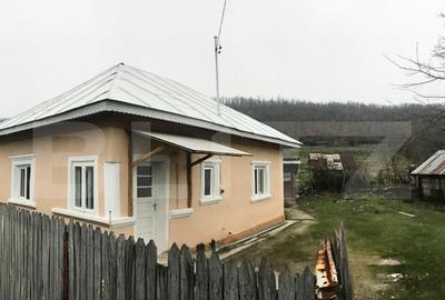 Casă cu 2 camere cu Teren 1724 Mp în Central