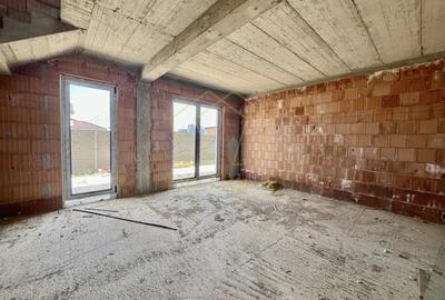 Casă cu 3 camere cu Teren 150 Mp în Giroc