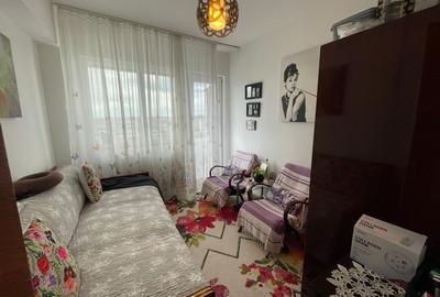 Apartament cu 3 camere decomandat în Podu Roș - 9