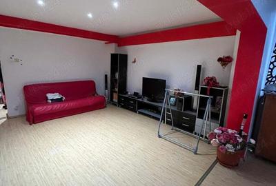 Vand apartament 3 camere central - 1