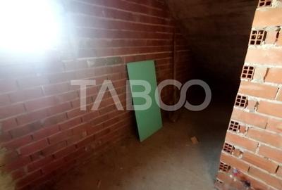 Casa noua de vanzare 780 mp teren garaj pivnita in Daia Sibiu - 9