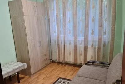 Apartament de 3 camere, decomandat, centrala proprie, balcon, zona 1 Decembrie - 3