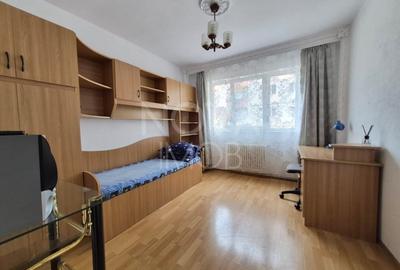 Apartament cu 3 camere decomandat, mobilat în Vasile Aaron - 5