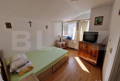 Casă cu 8 camere cu Teren 387 Mp în Central - 2