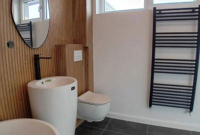 Casă cu 4 camere cu Canalizare în Central - 11