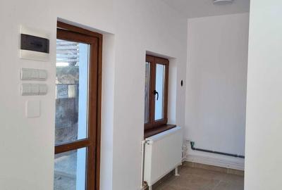 Spațiu comercial, de 52 mp, în Crevedia - 2
