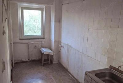 Vanzare Garsoniera spatioasa in Titan, 42mp, 10 min metrou, bloc 1986 - 6