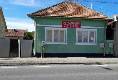 Casă cu 2 camere cu Teren 896 Mp în Teiu - 5