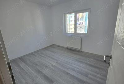 Apartament cu 2 camere decomandat în Roman - 4